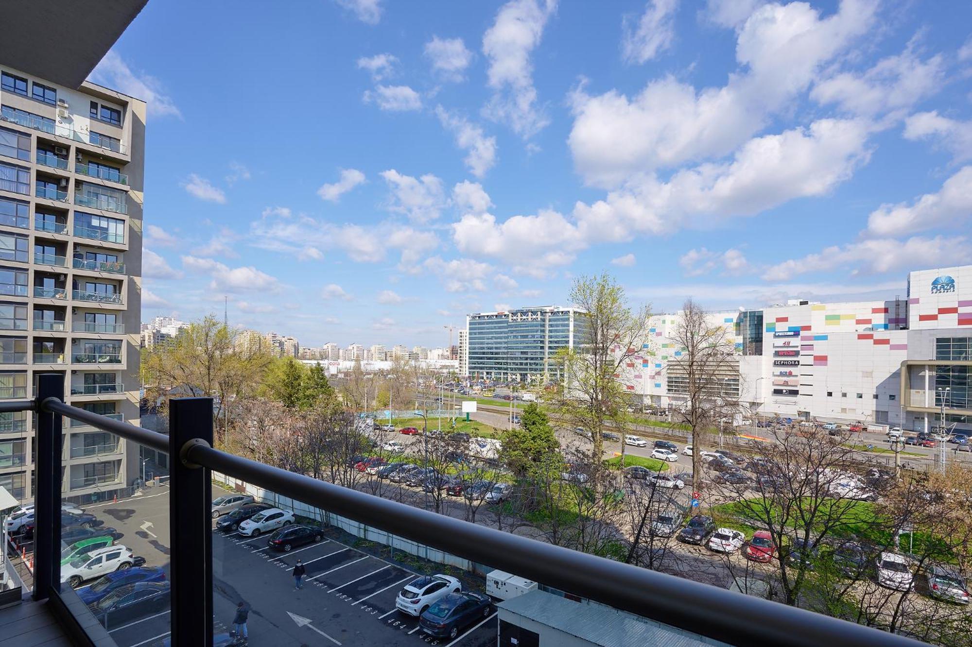 Moon Plaza Deluxe Studios Bucharest Exterior photo